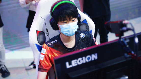 依然保持了 依然保持了